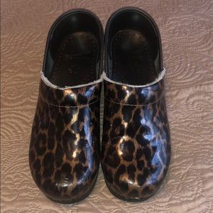 Leopard Danskos size 37